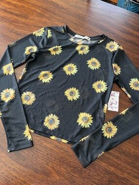 Cloud Dancer Sunflower Print Mesh Top - Black & Yellow